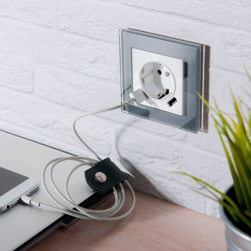 Розетка с заземлением и со шторками и 2хUSB, без рамки Werkel белый W1171501 в Нижнем Новгороде фото 2