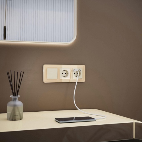 Рамка на 3 поста Werkel Elite (айвори, стекло) W0032443 в Нижнем Новгороде фото 2