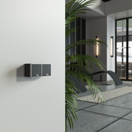 Розетка влагозащищенная с заземлением и со шторкой с крышкой Werkel Gallant (черный с серебром) W5071234 в Нижнем Новгороде фото 3