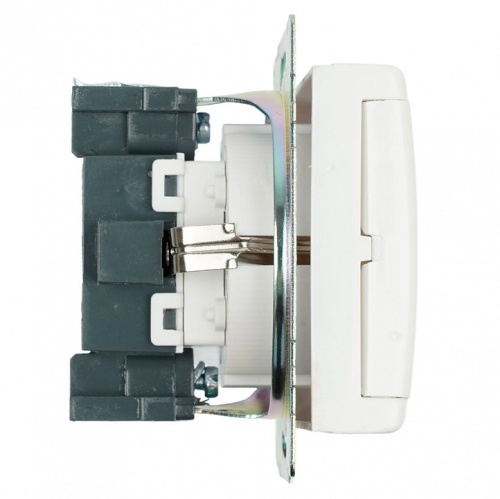 Розетка с заземлением и со шторкой, без рамки с крышкой Stekker Катрин 39302 в Нижнем Новгороде фото 8