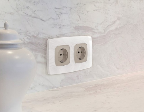 Накладка для розетки с заземлением Ambrella Volt OMEGA OP3660 в Нижнем Новгороде фото 2