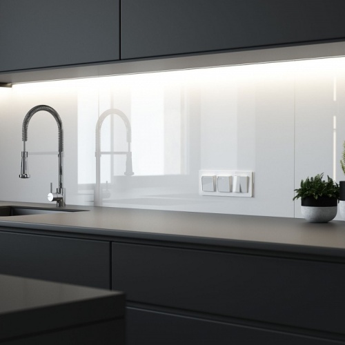 Розетка влагозащищенная с заземлением и со шторками, без рамки с крышкой Werkel белый акрил W1171241 в Нижнем Новгороде фото 2