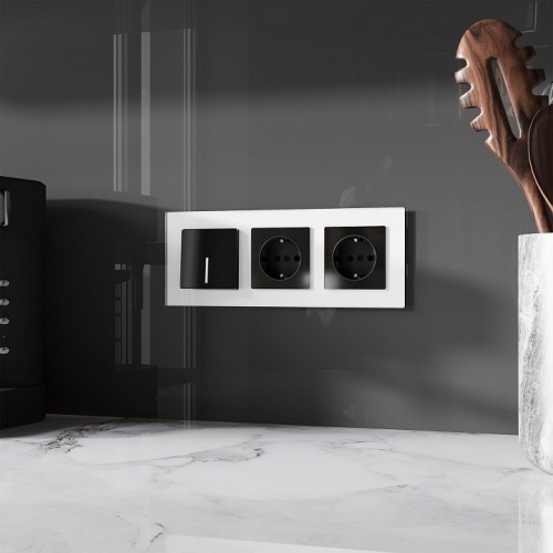 Розетка с заземлением, без рамки Werkel черный акрил W1171048 в Нижнем Новгороде фото 3