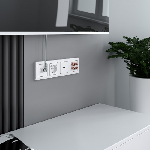 Розетка с заземлением и со шторками и USB, без рамки Werkel белый W1171701 в Нижнем Новгороде фото 2