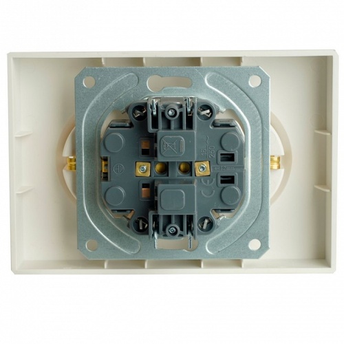 Розетка двойная с заземлением и со шторкой Stekker Эмили 49882 в Нижнем Новгороде фото 2