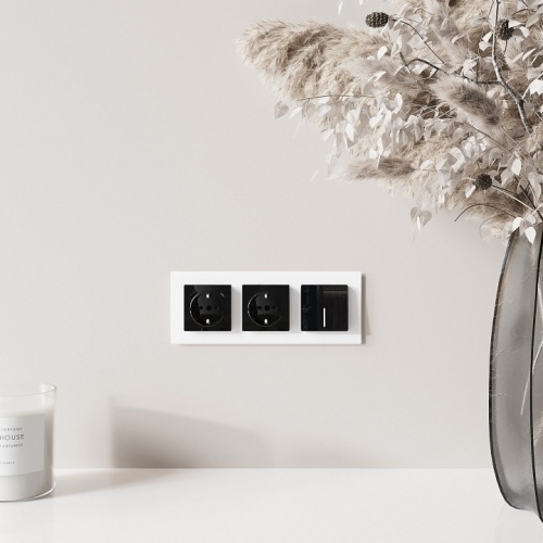 Розетка с заземлением и со шторками и 2хUSB, без рамки Werkel черный акрил W1171748 в Нижнем Новгороде фото 3