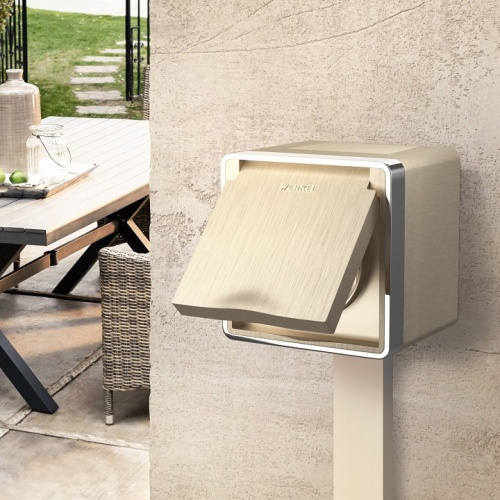 Розетка влагозащищенная с заземлением и со шторками Werkel Gallant (шампань рифленый) W5071210 в Нижнем Новгороде фото 2