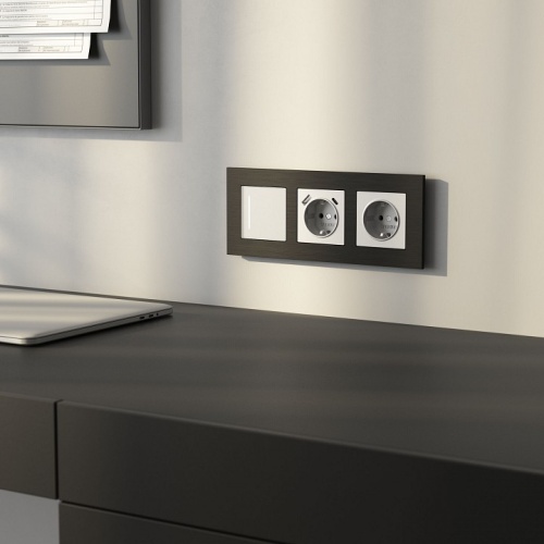 Рамка на 3 поста Werkel AluMax черный алюминий W0033508 в Нижнем Новгороде фото 3