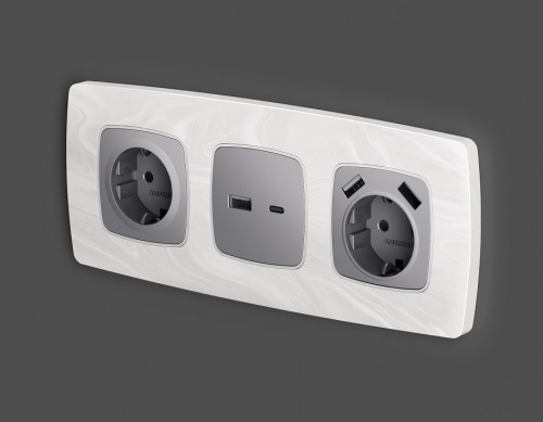 Накладка для розетки с заземлением и со шторками Ambrella Volt OMEGA OP5070 в Нижнем Новгороде фото 2
