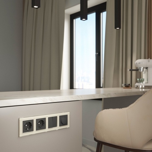 Рамка на 4 поста Werkel Favorit (молочный, стекло) W0041141 в Нижнем Новгороде фото 2