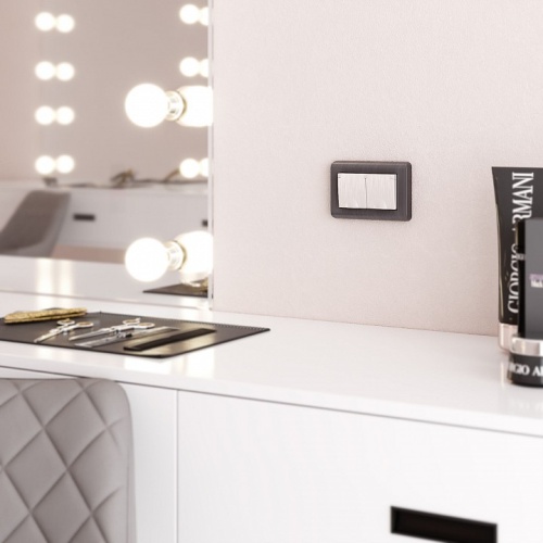 Розетка двойная влагозащищенная с заземлением и со шторками, без рамки с крышкой Werkel перламутровый рифленый W1172213 в Нижнем Новгороде фото 2