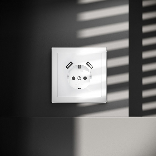 Розетка с заземлением и со шторкой и 2хUSB type A, без рамки Voltum S70 VLS040401 в Нижнем Новгороде фото 6