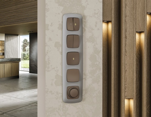 Выключатель самовозвратный одноклавишный с подсветкой, без рамки Ambrella Volt MO MO632050 в Нижнем Новгороде фото 2