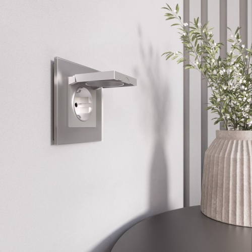 Розетка с заземлением и со шторкой, без рамки с крышкой Werkel серебряный матовый W1171265 в Нижнем Новгороде фото 3