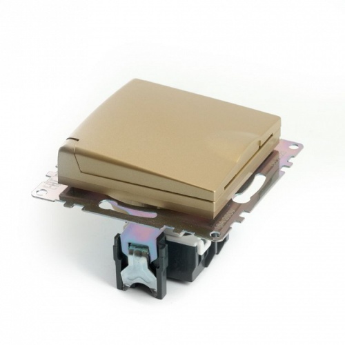 Розетка с заземлением и со шторкой, без рамки с крышкой Stekker Катрин 49222 в Нижнем Новгороде фото 2