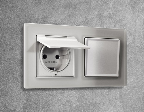 Накладка для розетки влагозащищенной с заземлением и со шторками с крышкой Ambrella Volt ALFA AP4080 в Нижнем Новгороде фото 2