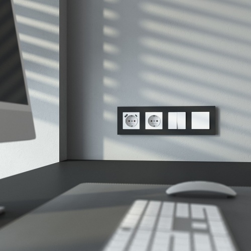 Розетка с заземлением и со шторкой, без рамки с крышкой Werkel  W1171261 в Нижнем Новгороде фото 2