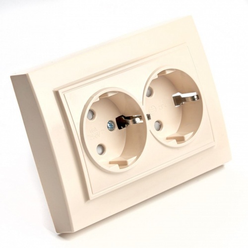 Розетка двойная с заземлением и со шторкой Stekker Эрна 39240 в Нижнем Новгороде фото 2