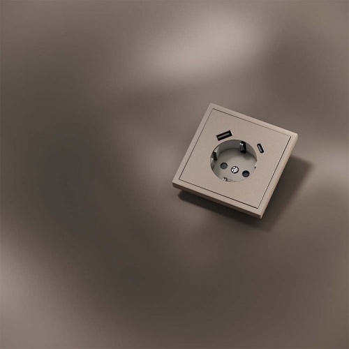 Накладка для розетки с заземлением и со шторками и 2хUSB type A и C Voltum S70 METAL VLSM001010 в Нижнем Новгороде фото 7