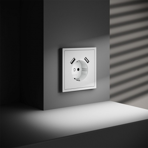 Розетка с заземлением и со шторкой и 2хUSB type A, без рамки Voltum S70 VLS040402 в Нижнем Новгороде фото 2