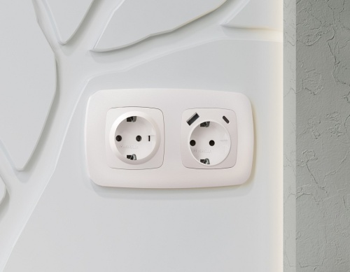 Накладка для розетки с заземлением и со шторками и 2хUSB type A и C Ambrella Volt OMEGA OP2100 в Нижнем Новгороде фото 2