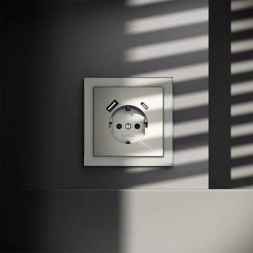 Розетка с заземлением и со шторкой и 2хUSB type A и C, без рамки Voltum S70 VLS040505 в Нижнем Новгороде фото 5