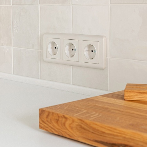 Розетка с заземлением и со шторками, без рамки Werkel перламутровый рифленый W1171113 в Нижнем Новгороде фото 8