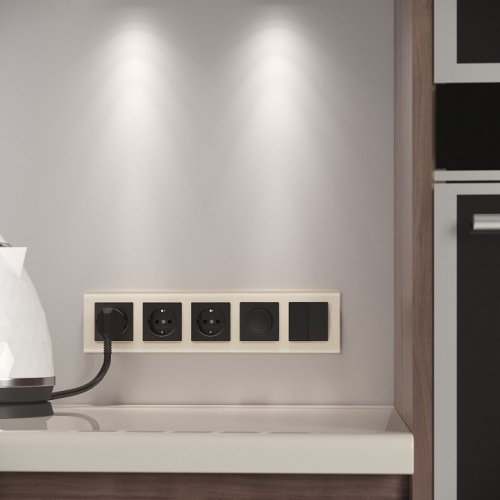 Рамка на 5 постов Werkel Favorit молочный W0051141 в Нижнем Новгороде фото 2