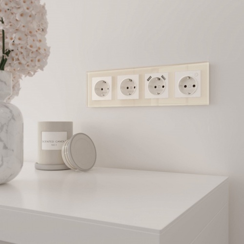 Рамка на 4 поста Werkel Favorit (молочный, стекло) W0041141 в Нижнем Новгороде фото 3