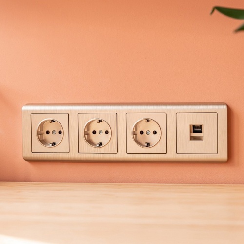 Розетка с заземлением и со шторками, без рамки Werkel шампань рифленый W1171110 в Нижнем Новгороде фото 4