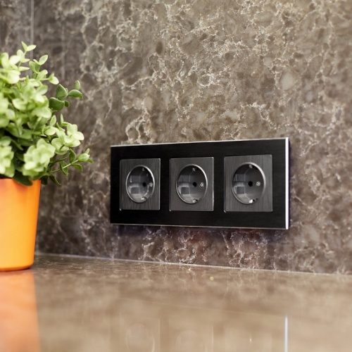 Рамка на 3 поста Werkel Aluminium (черный алюминий) W0031708 в Нижнем Новгороде фото 2