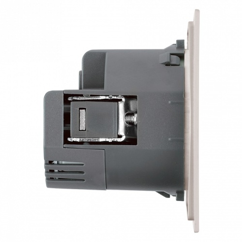 Розетка с заземлением и со шторкой и 2хUSB type A и C, без рамки Stekker Мия 50482 в Нижнем Новгороде фото 3