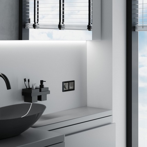 Розетка влагозащищенная с заземлением и со шторками, без рамки с крышкой Werkel графит акрил W1171244 в Нижнем Новгороде фото 2