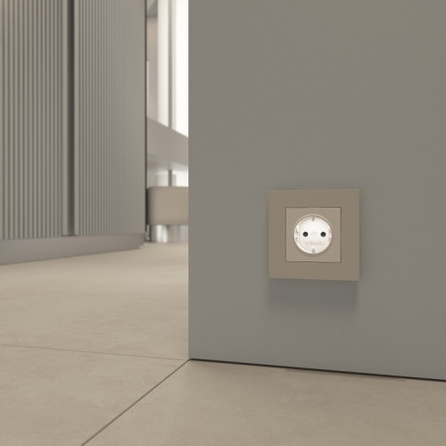 Розетка с заземлением с подсветкой, без рамки Werkel DBQ29 W1171462 в Нижнем Новгороде фото 2