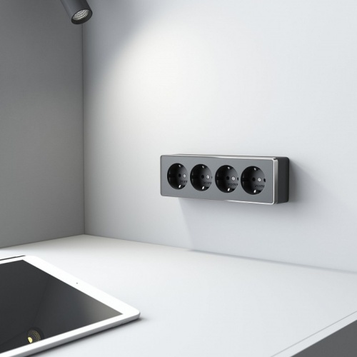 Розетка четверная с заземлением и со шторками Werkel Gallant W5072258 в Нижнем Новгороде фото 5