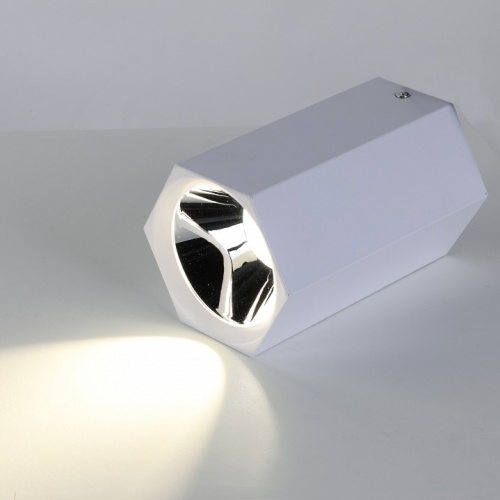 Накладной светильник Favourite Hexahedron 2397-1U в Белом фото 2