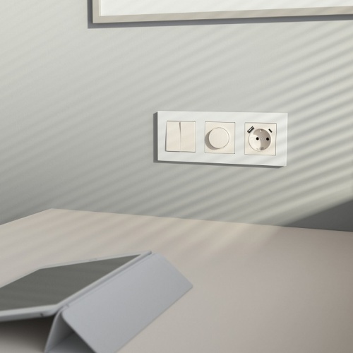 Розетка с заземлением и со шторкой и 2хUSB type A и C, без рамки Werkel айвори матовый W1171762 в Нижнем Новгороде фото 2