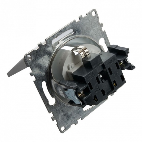 Розетка с заземлением и со шторкой, без рамки с крышкой Stekker Катрин 39580 в Нижнем Новгороде фото 5