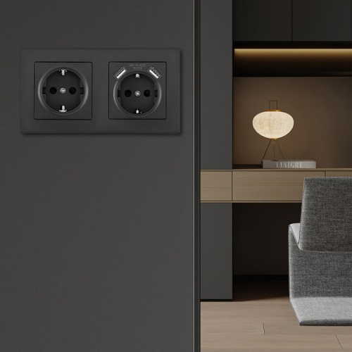 Розетка с заземлением и со шторкой и 2хUSB Arte Milano SET06-2 SET06-2-47-1-40-1 black в Нижнем Новгороде фото 2