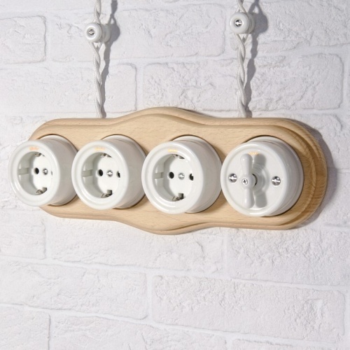 Розетка с заземлением, без рамки Werkel Ретро (белый) W5671001 в Нижнем Новгороде фото 7