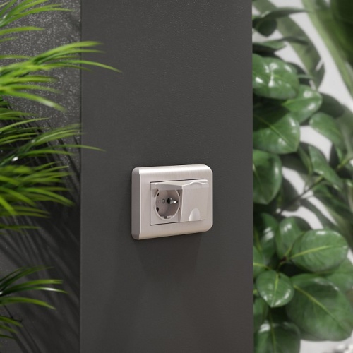 Розетка двойная влагозащищенная с заземлением и со шторками, без рамки с крышкой Werkel перламутровый рифленый W1172213 в Нижнем Новгороде фото 3