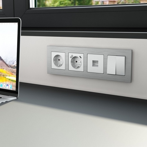 Рамка на 4 поста Werkel AluMax алюминий W0043506 в Нижнем Новгороде фото 3