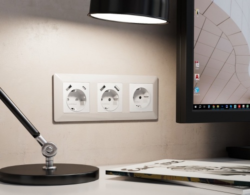 Накладка для розетки с заземлением и со шторками и 2хUSB type A Ambrella Volt ALFA AP1290 в Нижнем Новгороде фото 2