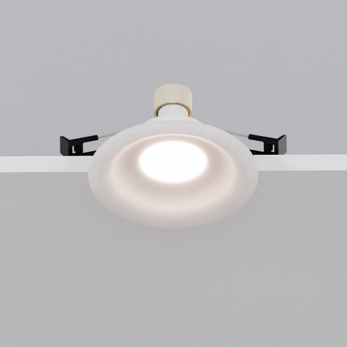Встраиваемый светильник Maytoni Spark DL097-GU10-W в Белом фото 3